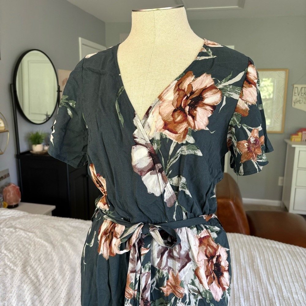 Lizard Thicket Floral, Floor-Length Dress - Picture 2 of 4